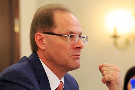 Губернатор Юрченко предрек фиаско кампании по защите барахолки